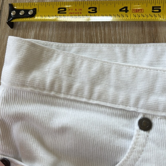 Carve White Corduroy Frayed Hem Women's Shorts 4 - Picture 5 of 9